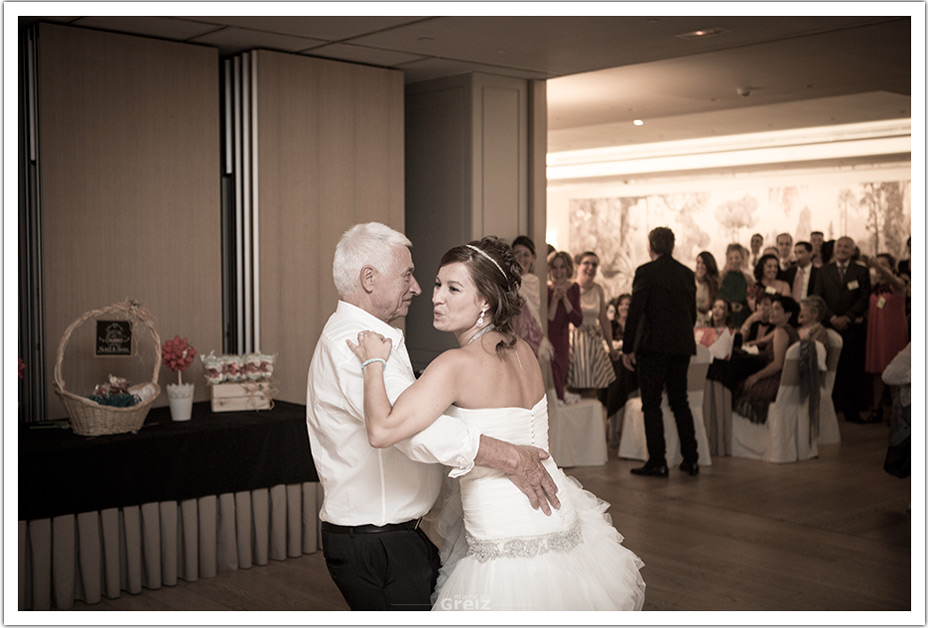 fotografos-bodas-santander-marian-moi-baile-papa