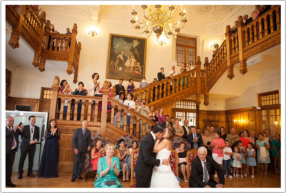 fotografos-bodas-santander-marian-moi-besos-palacio