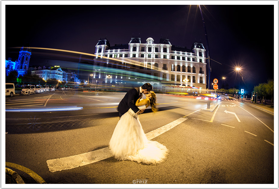 fotografos-bodas-santander-marian-moi-besos-pelicula-noche