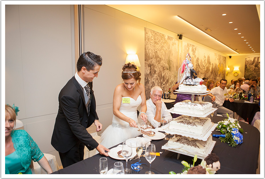 fotografos-bodas-santander-marian-moi-corte-tarta