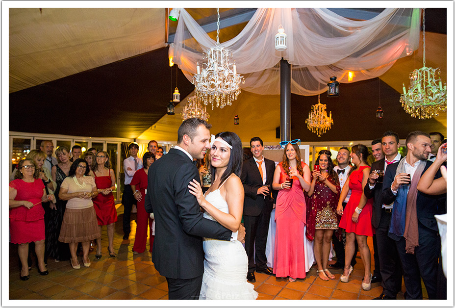 fotografos-bodas-cantabria-baile-novios-byr