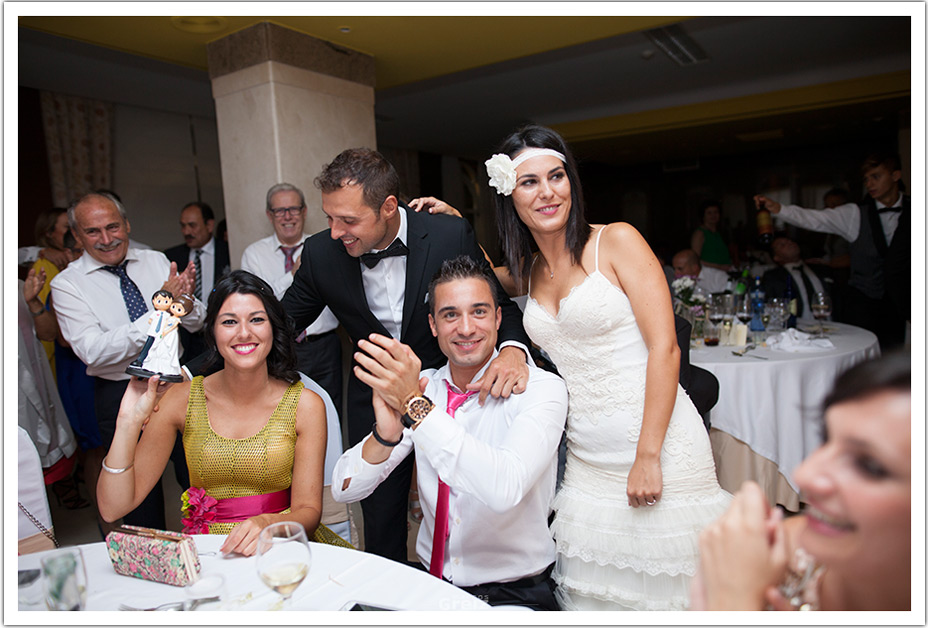 fotografos-bodas-cantabria-entrega-muñecos-byr