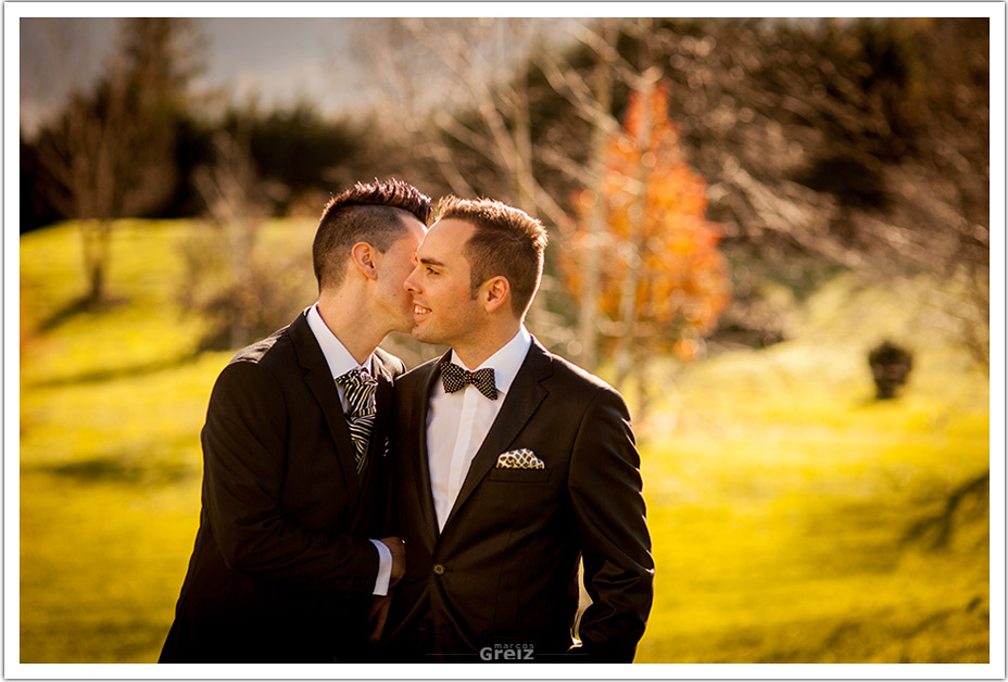 fotografo-bodas-cantabria-cimiano-manueles-besos-tiernos