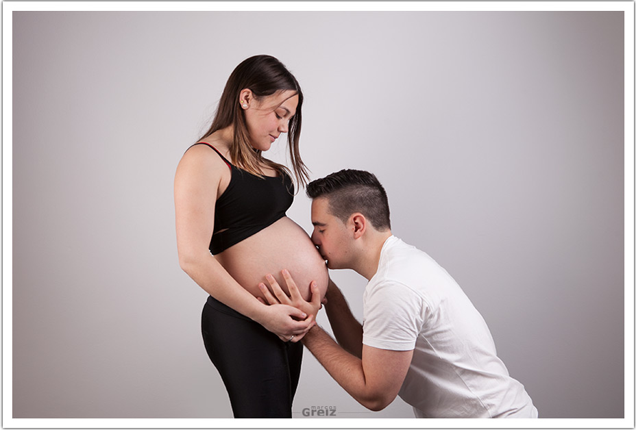 fotografo-embarazo-santander-marcos-greiz-beso