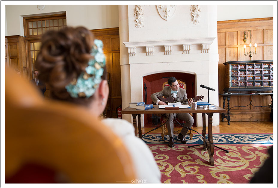 fotografos-bodas-santander-rya-novio-tocando