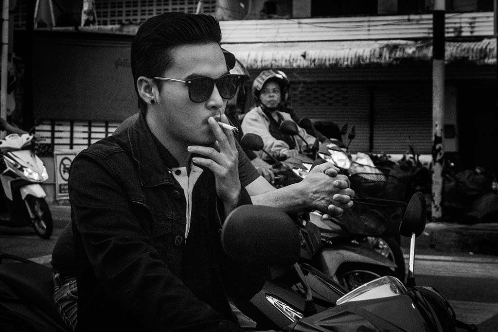 fotografía de viaje Tailandia moto hombre