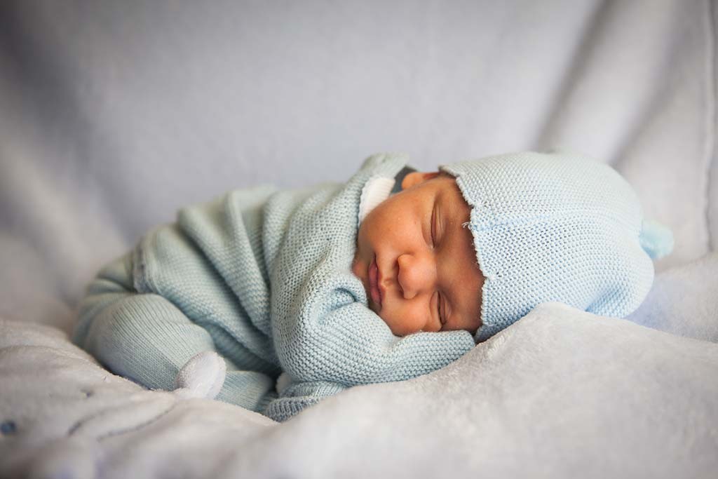 fotos de bebes Enzo vestido azul