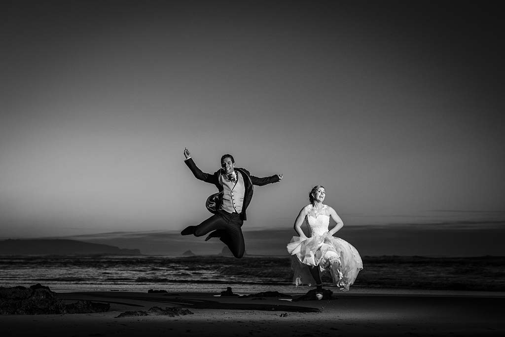 Fotos de bodas Santander Diana y Javier salto playa
