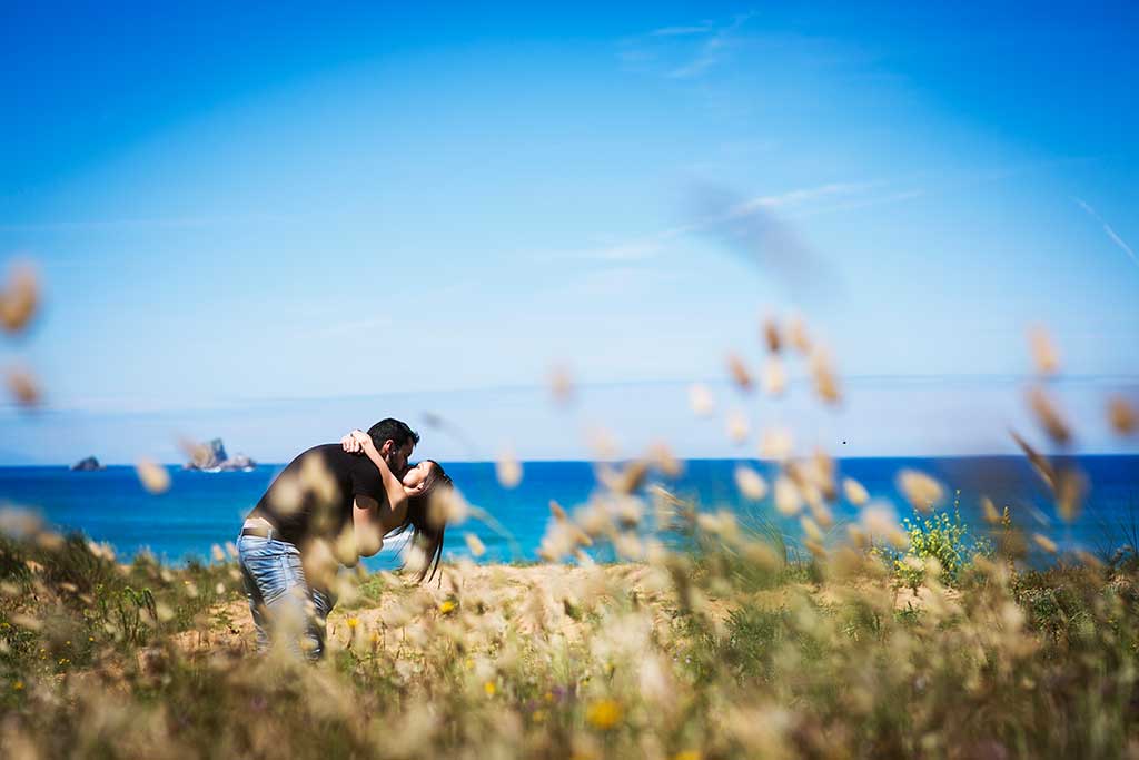 fotografo de bodas preboda liencres isa asier beso pelicula