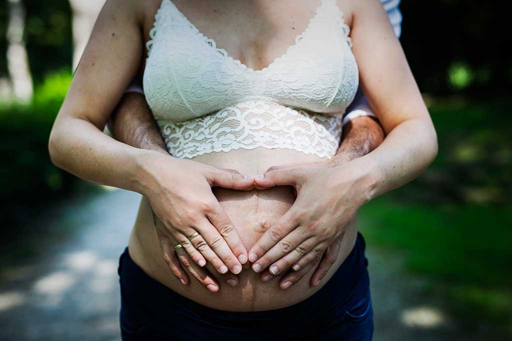 fotos de embarazadas cantabria carla coracon manos