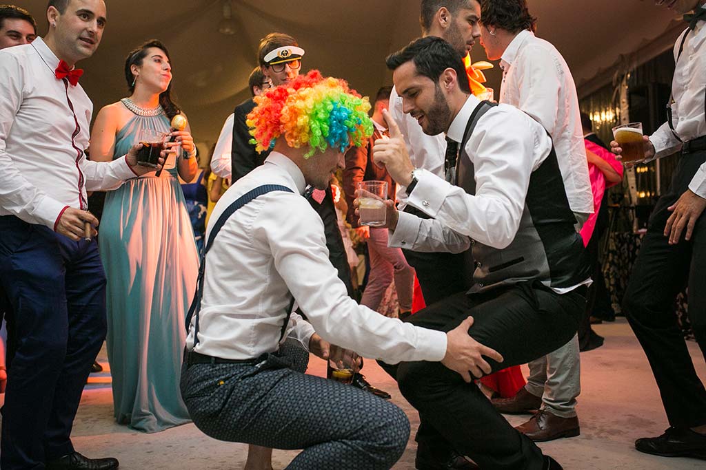 fotografo de bodas Cantabria Isa y Asier fiesta novio