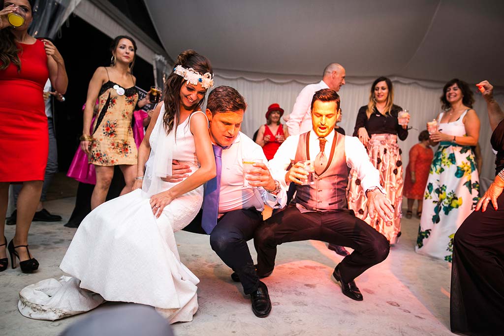 fotografo de bodas Cantabria Isa y Asier fiesta novios