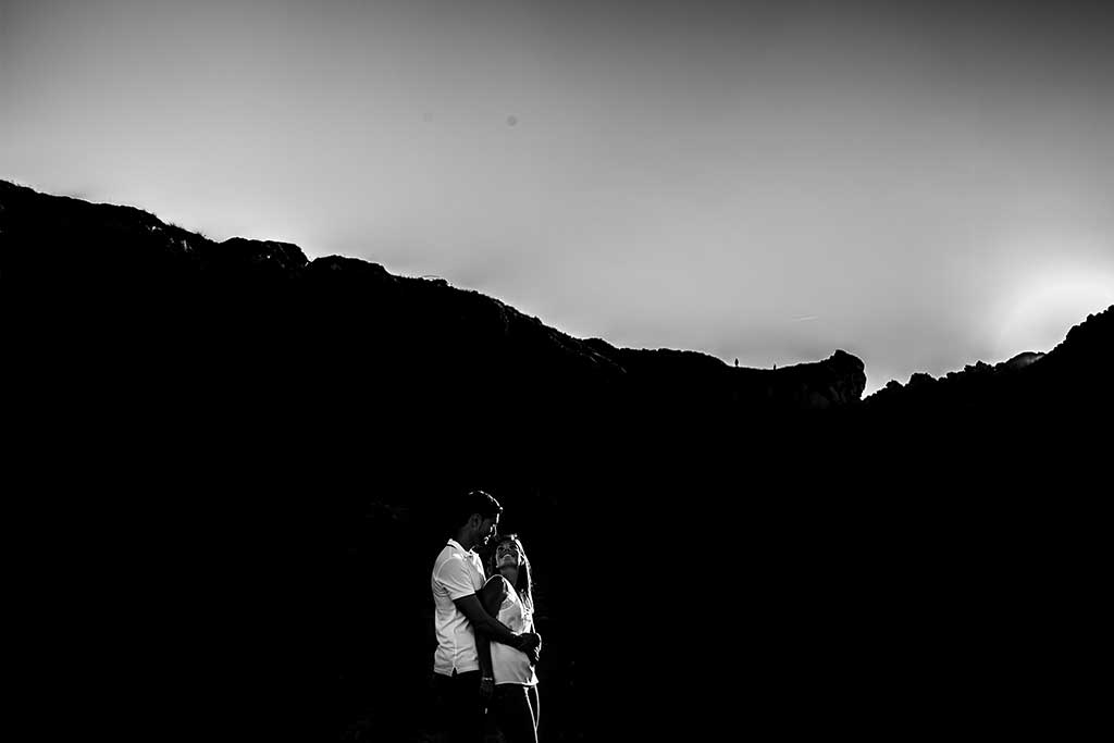 fotógrafo de bodas Cantabria preboda Mario y Carla blanco y negro