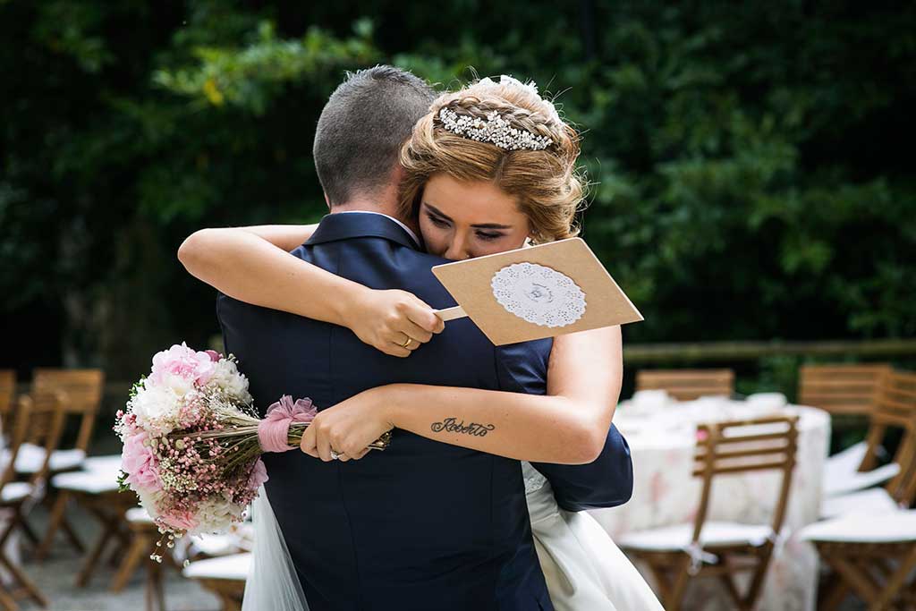 fotografo bodas Cantabria Andrea y Samuel abrazo