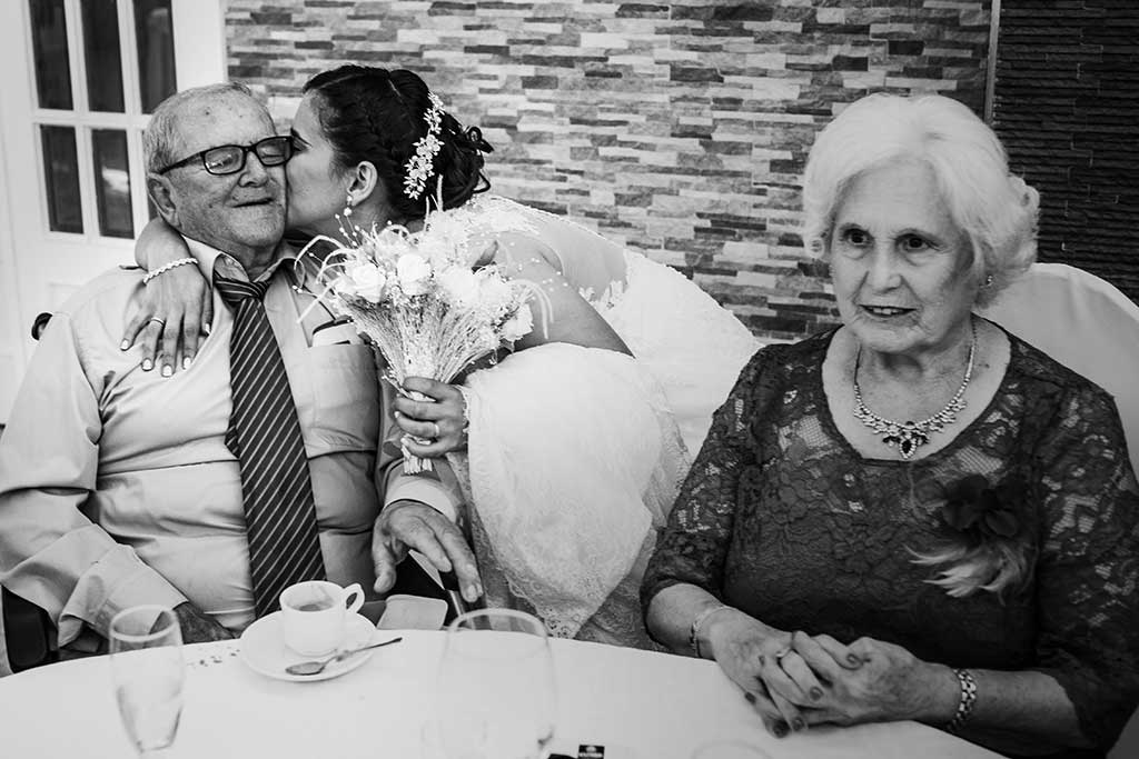 fotógrafo de bodas Cantabria Sara y Luis abuelos