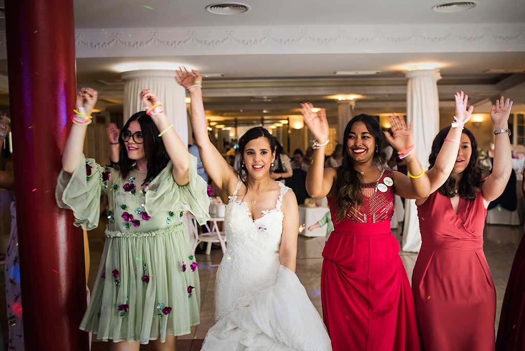 fotógrafo de bodas Cantabria Sara y Luis fiesta chicas