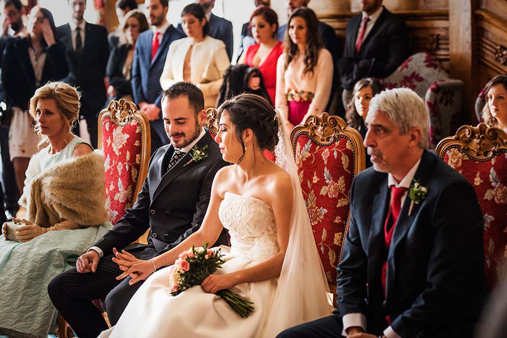 fotografo de bodas en Cantabria Maria y Borja manos