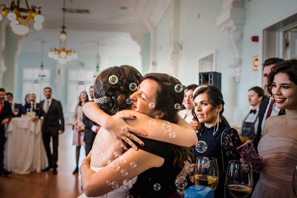 fotografo de bodas en Cantabria Maria y Borja pompas