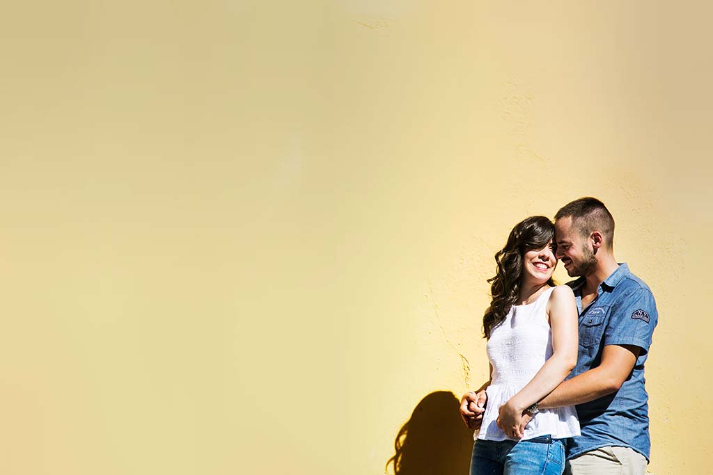 fotografo de bodas en Cantabria Maria y Borja prebboda amarillo