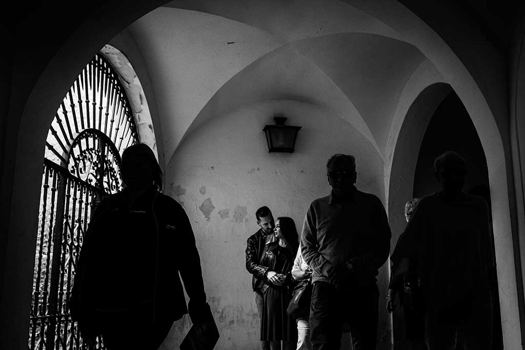 Fotógrafo de bodas Sevilla Marcos Greiz abrazos gente