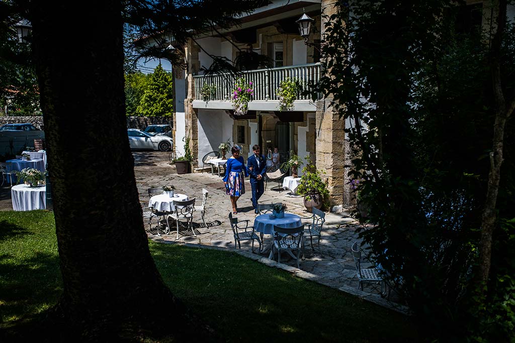 Fotógrafo de bodas Cantabria Marcos Greiz Ane y Felix entrada novio