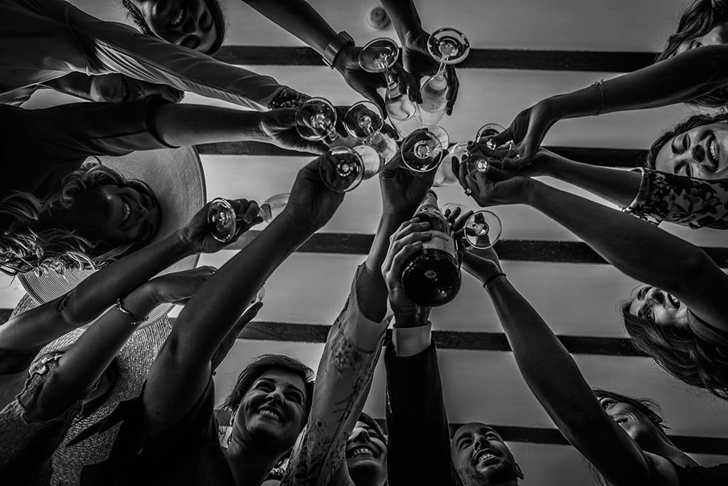 Fotógrafo de bodas Cantabria Marcos Greiz Rebeca y Pablo brindis