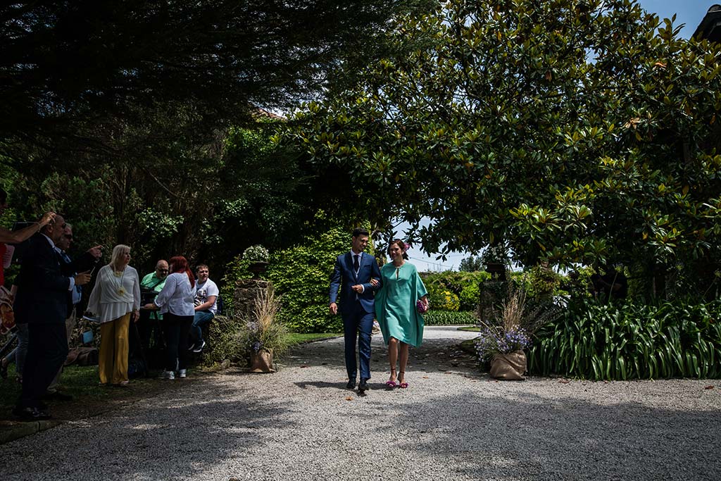 Fotógrafo de bodas Cantabria Marcos Greiz Rebeca y Pablo entrada novio