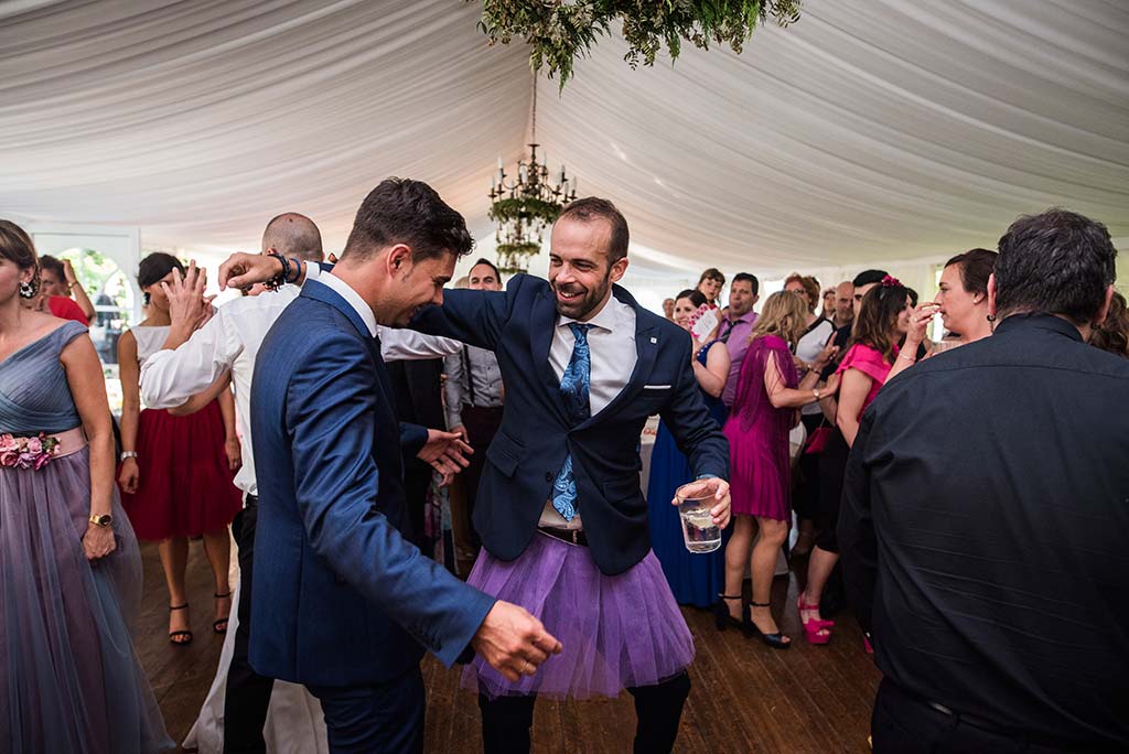 Fotógrafo de bodas Cantabria Marcos Greiz Rebeca y Pablo falda