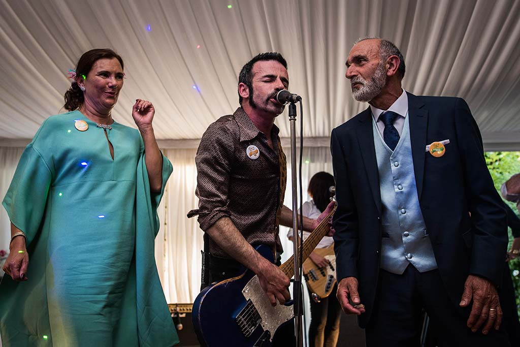 Fotógrafo de bodas Cantabria Marcos Greiz Rebeca y Pablo padrinos fiesta