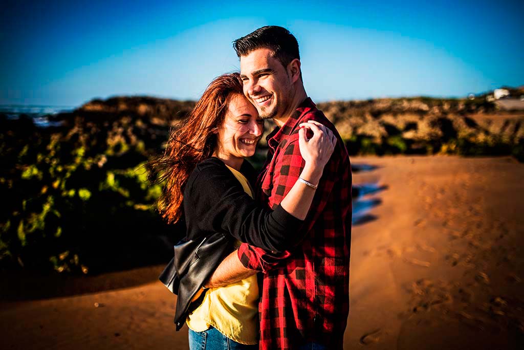 Fotógrafo de bodas Cantabria Marcos Greiz Rebeca y Pablo playa risas