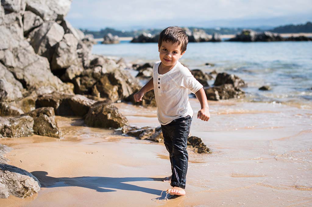 fotos de niños Santander Marcos Greiz Alex correr playa