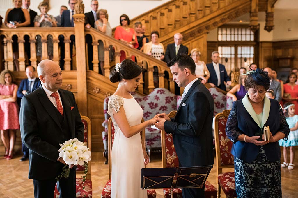 fotografo de bodas Santander Marcos-Greiz Cecilia y Saúl anillos