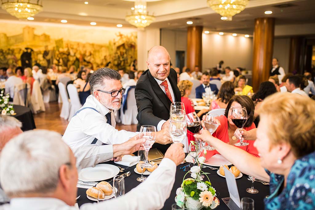 fotografo de bodas Santander Marcos-Greiz Cecilia y Saúl brindis