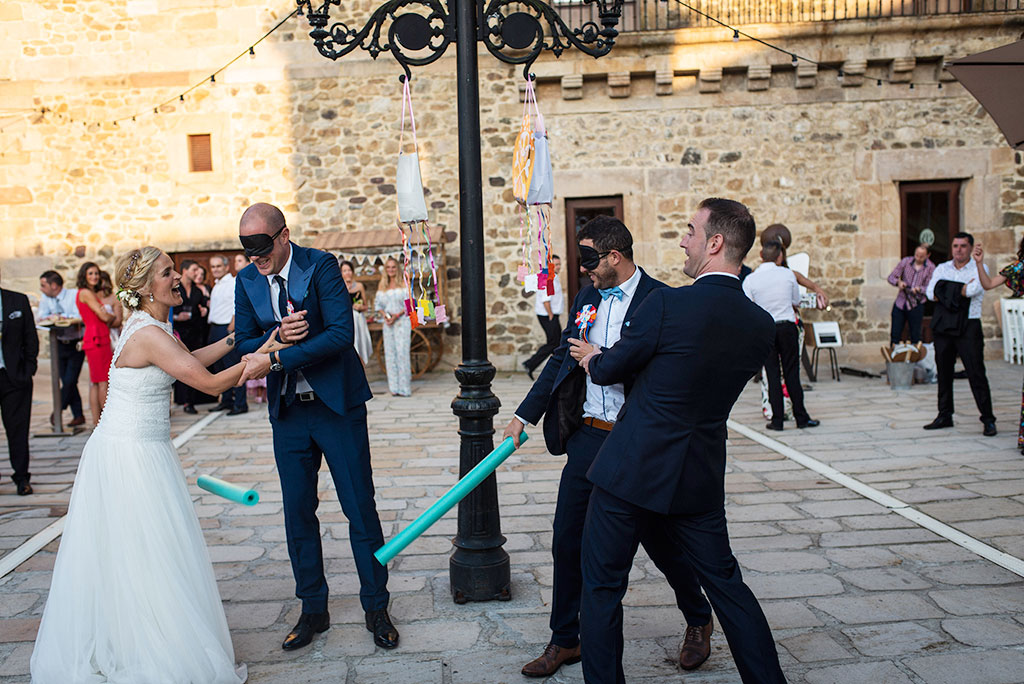 Fotografos de boda Cantabria Maria Aaron Marcos Greiz piñata