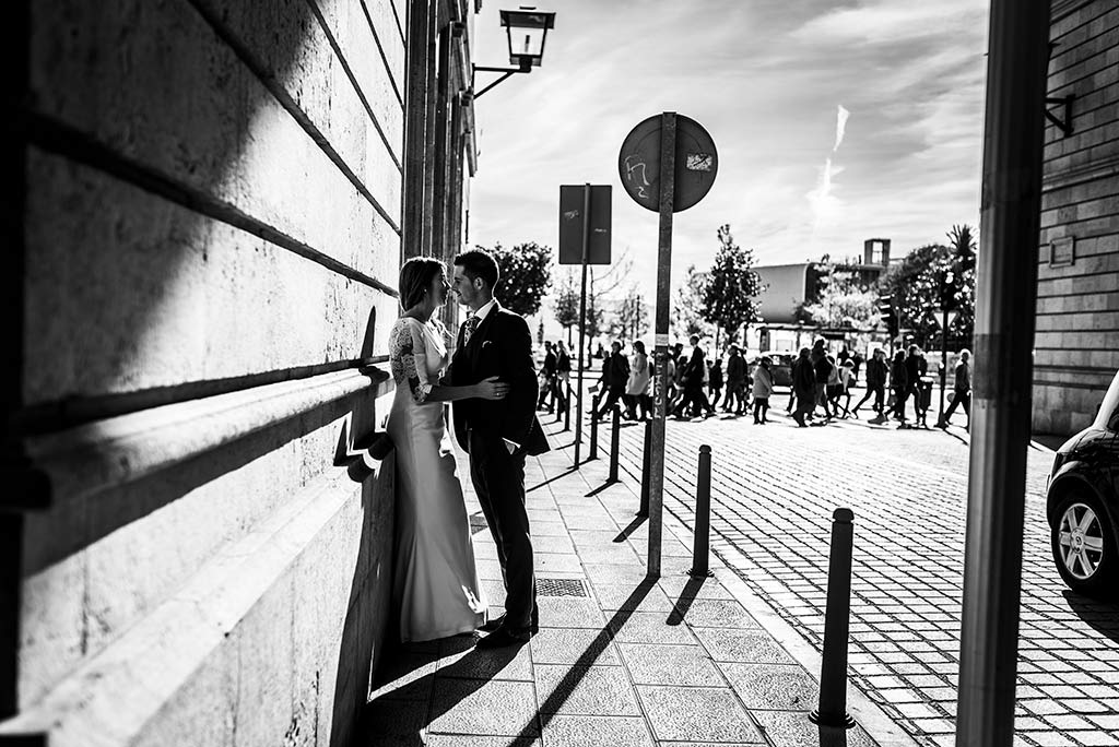 fotógrafo de bodas Cantabria Ana y Mario callejeando