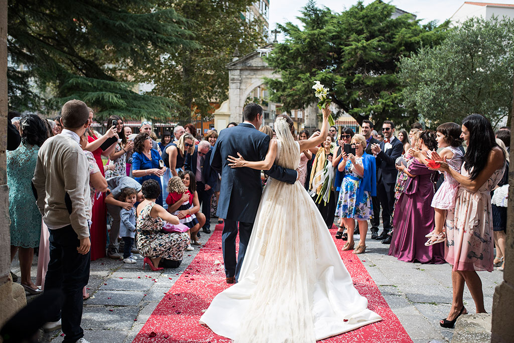 fotografo de bodas Cantabria Nati Isma salida de novios