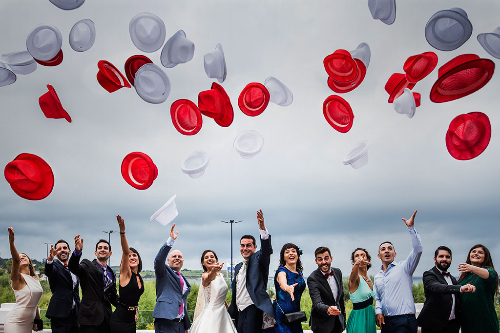 fotografo de bodas Cantabria Nati Isma sombreros