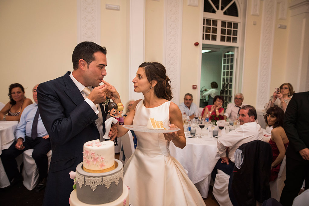 fotografo de bodas Cantabria Nati Isma tarta