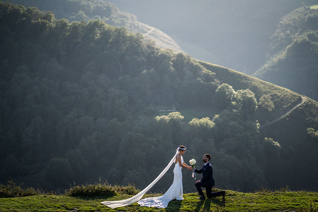 Fotógrafo de bodas Cantabria Marcos Greiz rodilla