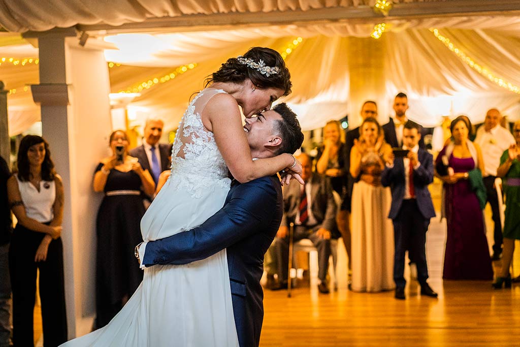 fotógrafo de bodas Marta Ricardo Marcos Greiz beso