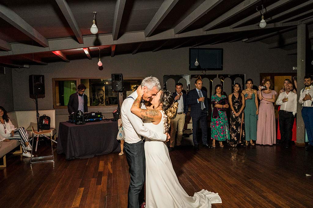 Fotógrafo de bodas Santander Marcos Greiz Noe Ricardo primer baile novios