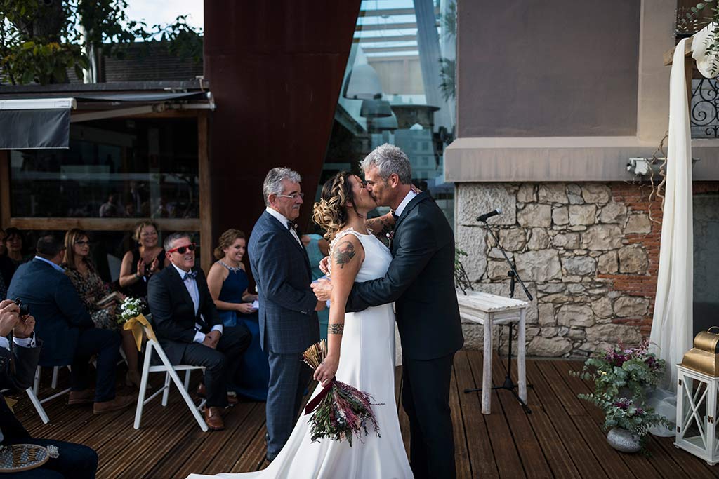 Fotógrafo de bodas Santander Marcos Greiz Noe Ricardo beso