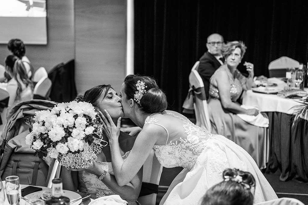 fotógrafo de bodas Santander Blanca y Fran besos