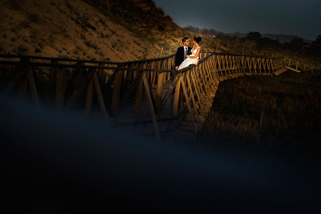 fotógrafo de bodas Santander Blanca y Fran sentados