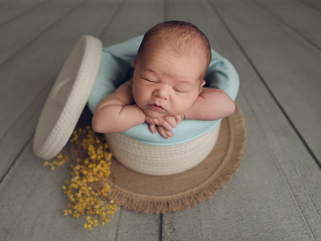 fotografía Newborn Cantabria Marcos Greiz cubo