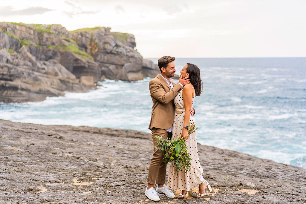 Elopement en Cantabria Marcos Greiz caricias