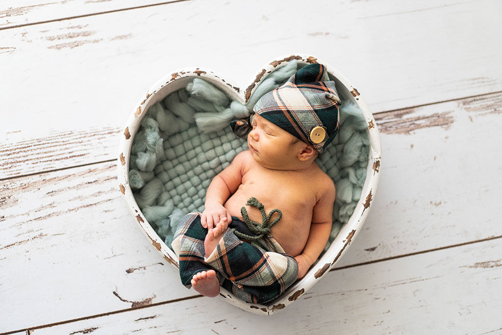 fotógrafo bebes newborn recién nacido Santander corazón