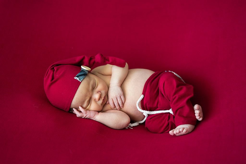 fotógrafo bebes newborn recién nacido Santander rojo