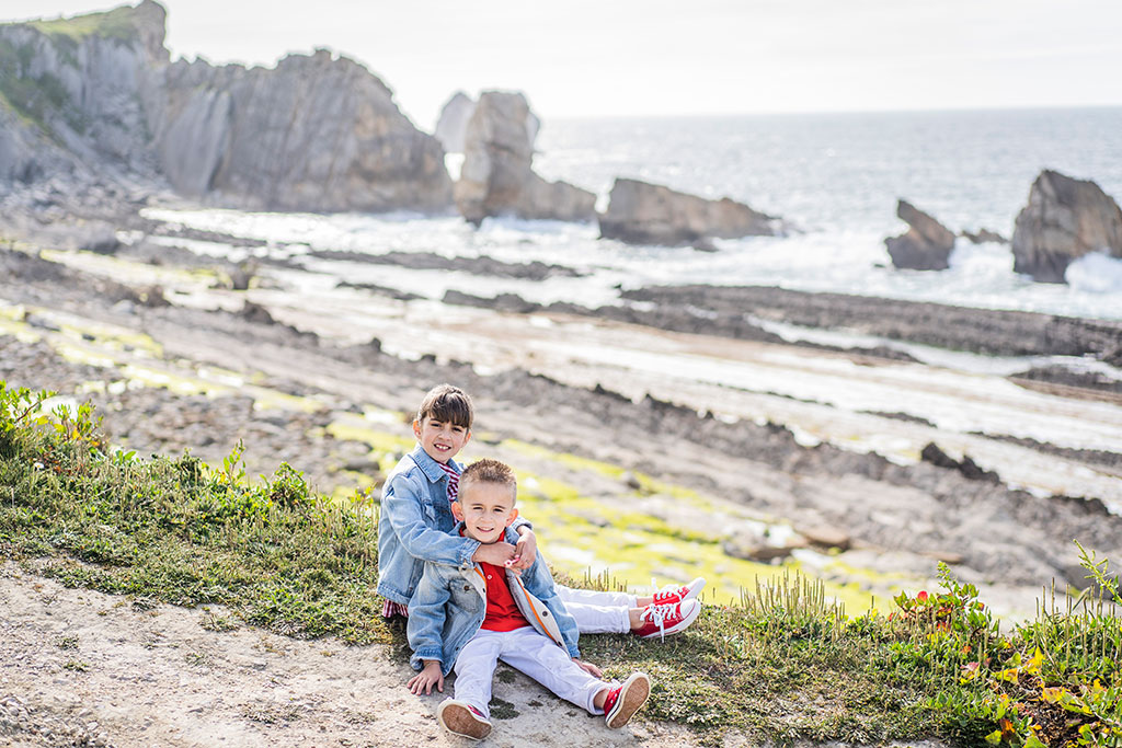 fotografía niños Cantabria Marcos Greiz arnia hermanos