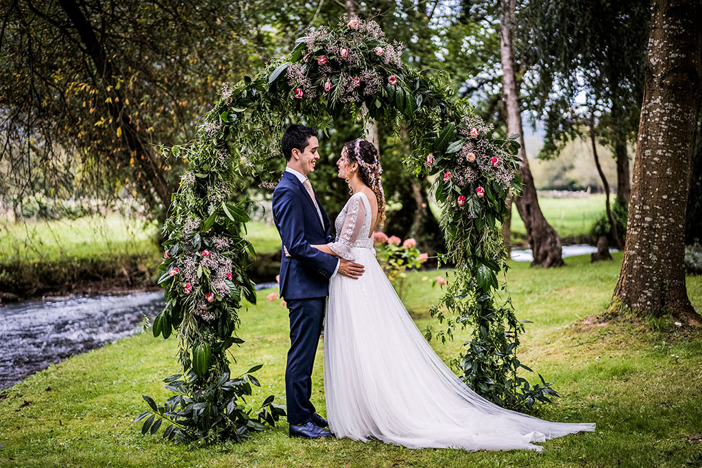 Fotógrafo de bodas Cantabria Marcos Greiz Deva Jorge arco